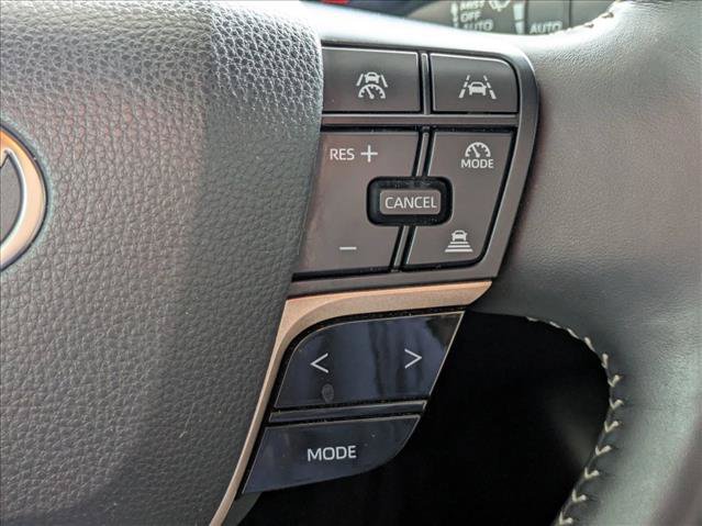 Used 2025 Toyota Crown AWD/4WD image 6