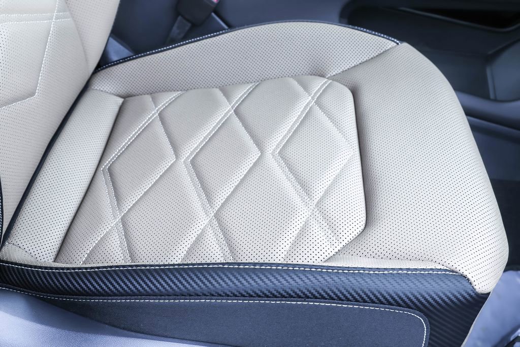 Used 2025 Volkswagen Atlas Cross Sport SE image 37