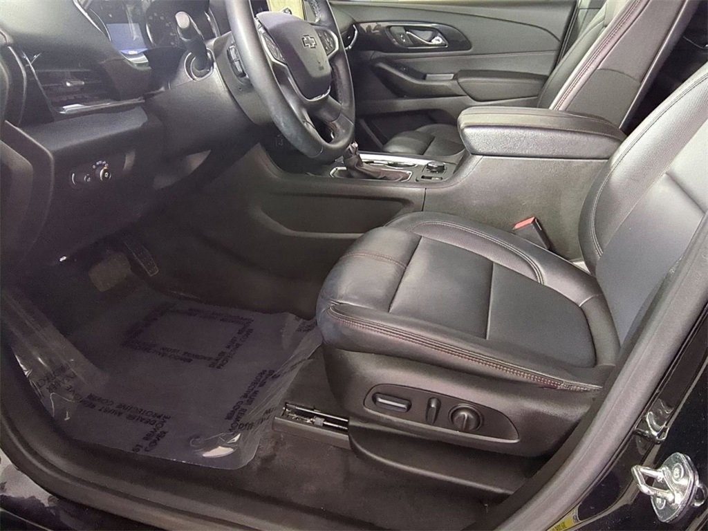 Used 2023 Chevrolet Traverse RS image 19