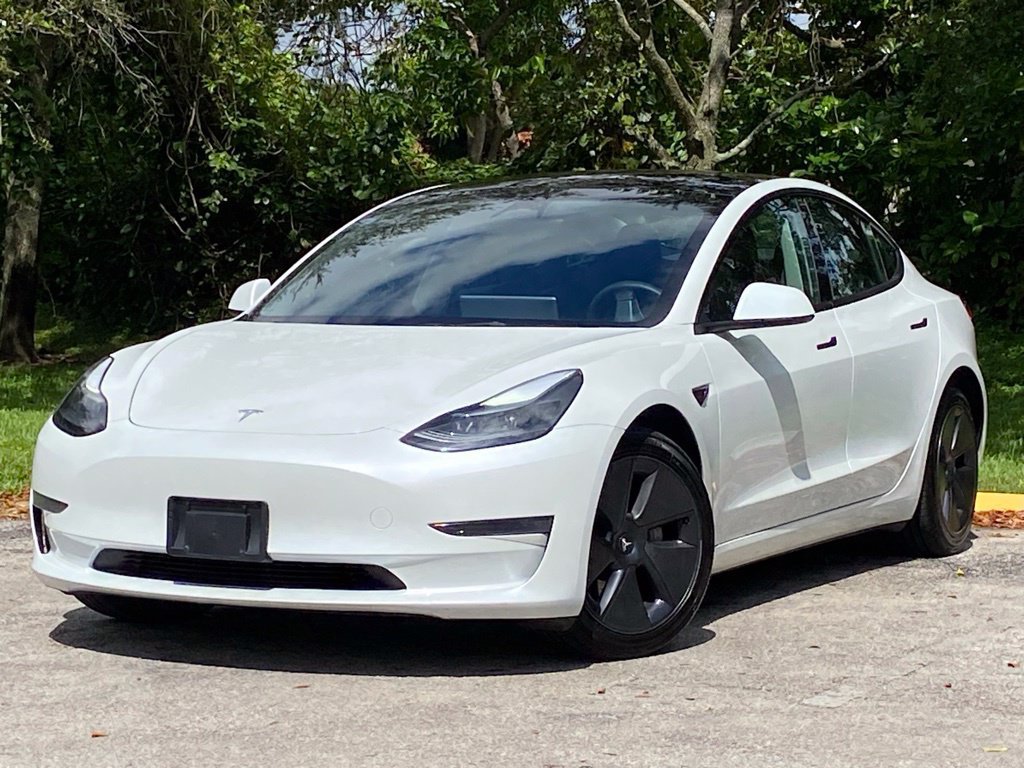 Used 2023 Tesla Model 3 Standard Range RWD image 1