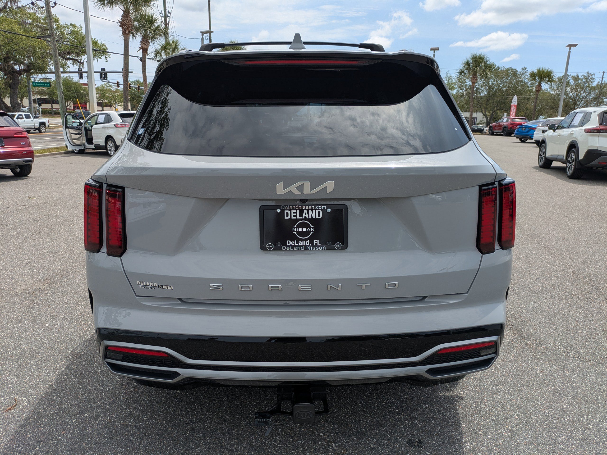Used 2022 Kia Sorento EX w/ Panoramic Sunroof Package FWD image 5