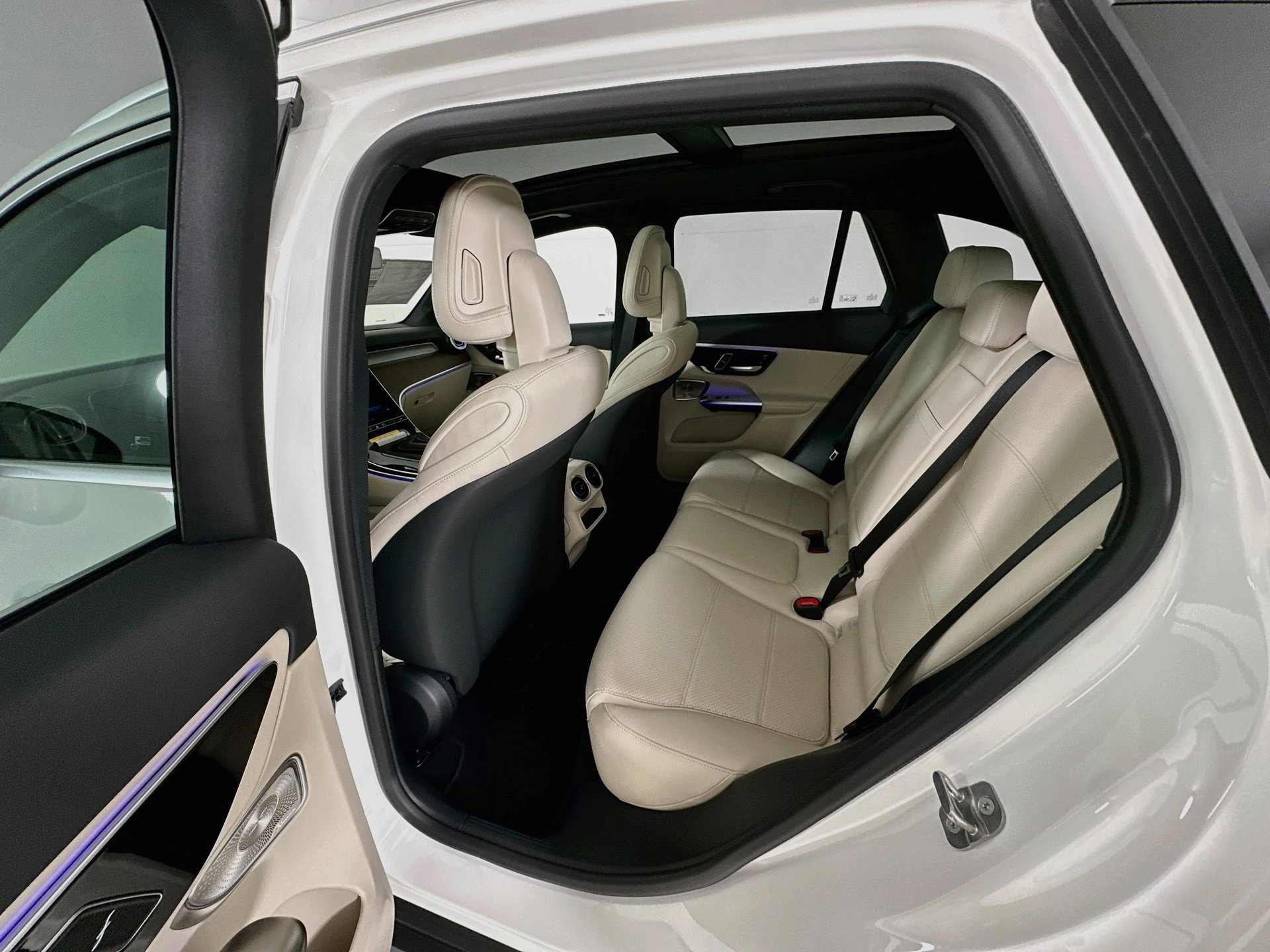 New 2027 Mercedes-Benz GLC 300 4MATIC image 27