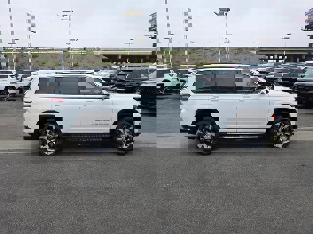 New 2025 Jeep Grand Cherokee L Limited image 8