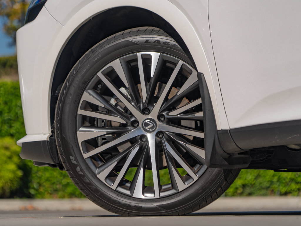 Certified 2023 Lexus RX 350 Premium Plus w/ Cold Area Package FWD image 10