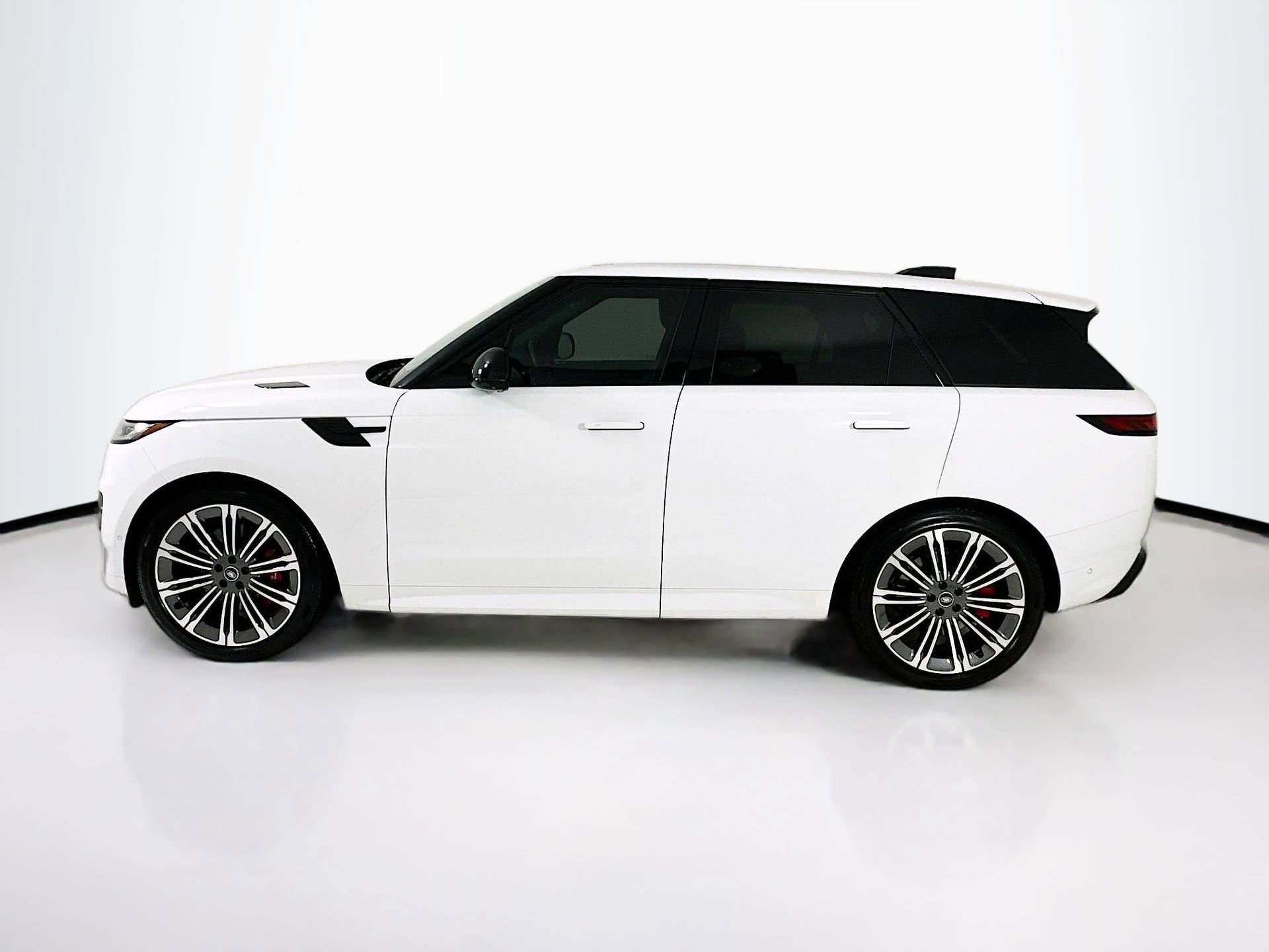 Used 2025 Land Rover Range Rover Sport Dynamic SE image 5