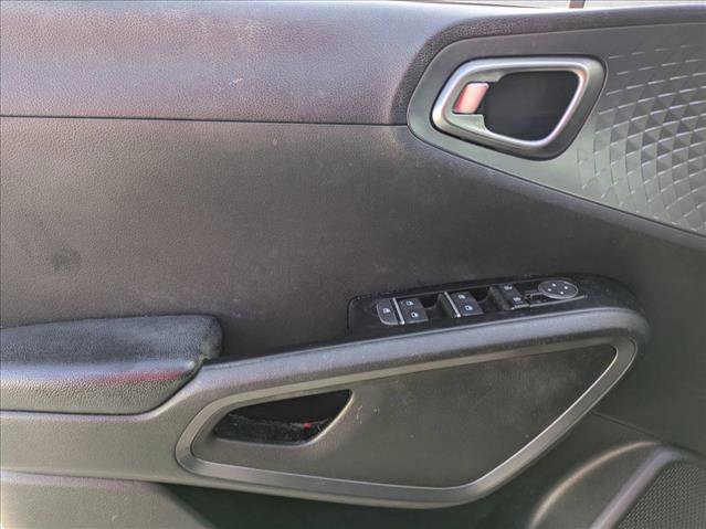 Used 2020 Kia Soul S image 6
