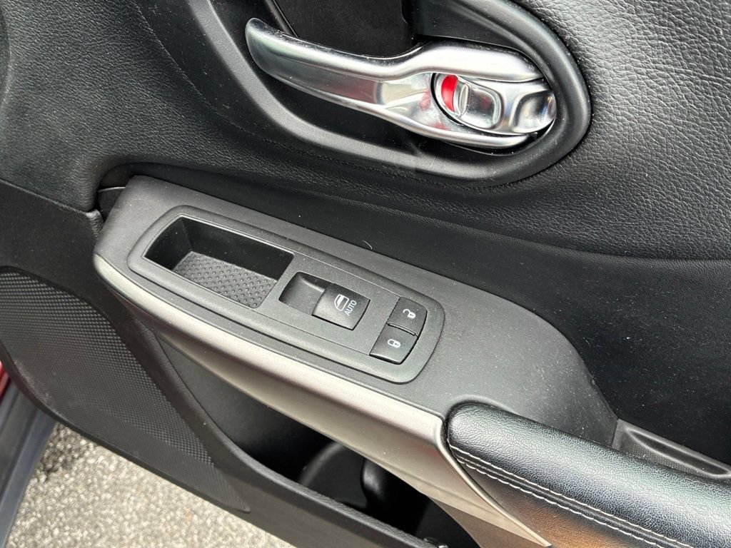 Used 2021 Jeep Cherokee Limited AWD/4WD image 45
