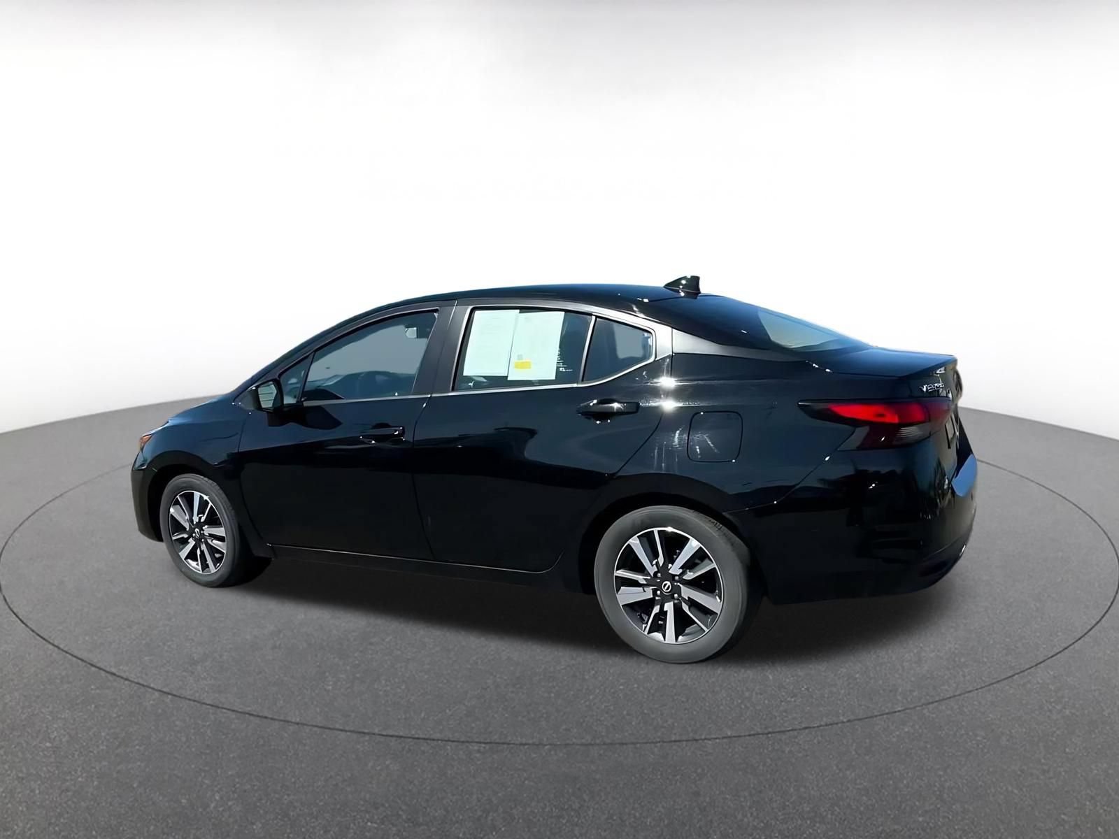 Used 2025 Nissan Versa SV FWD image 8