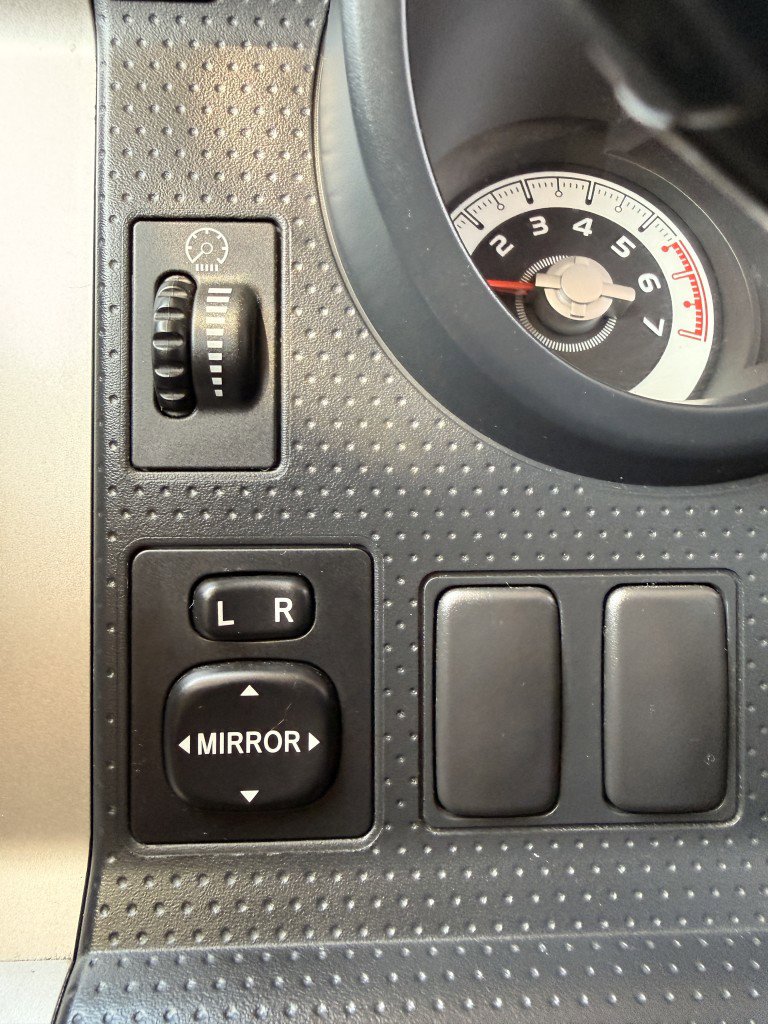 Used 2007 Toyota FJ Cruiser 4WD image 30
