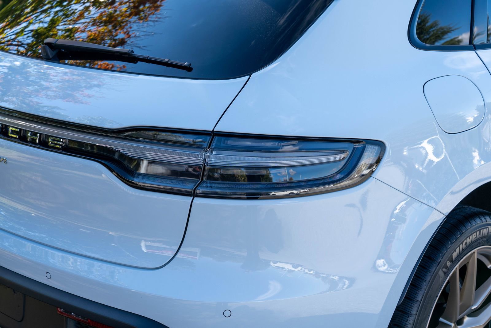 Certified 2025 Porsche Macan Base image 14