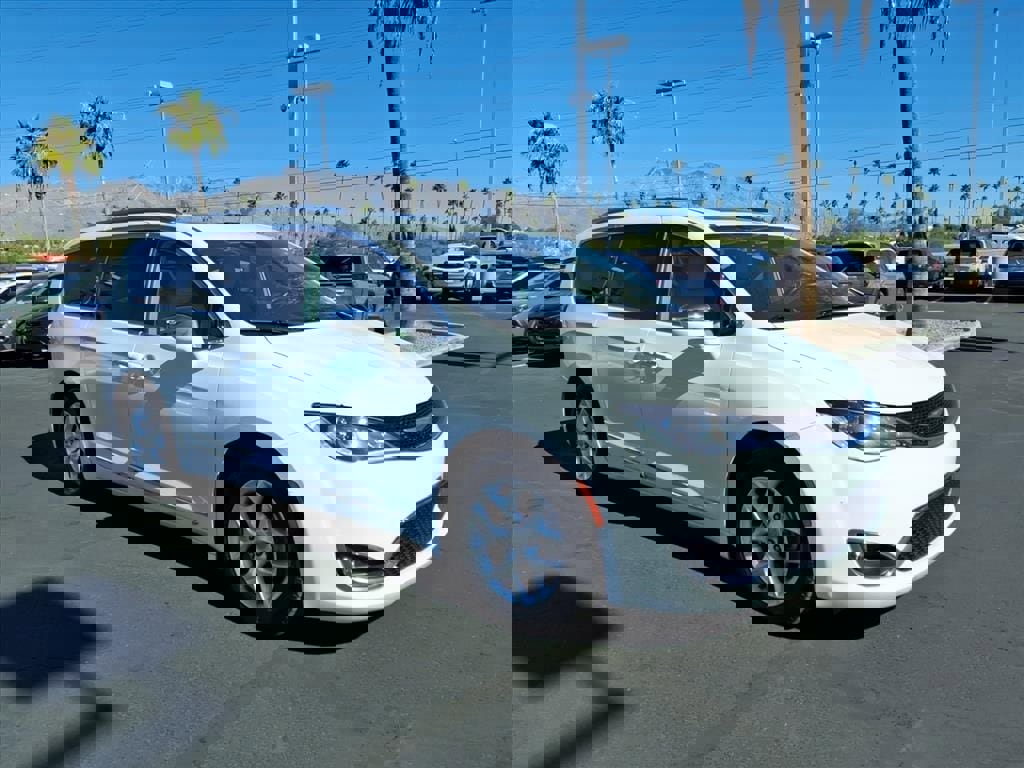 Used 2020 Chrysler Pacifica Limited