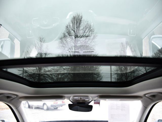 Certified 2025 Volvo XC90 B6 Plus image 23