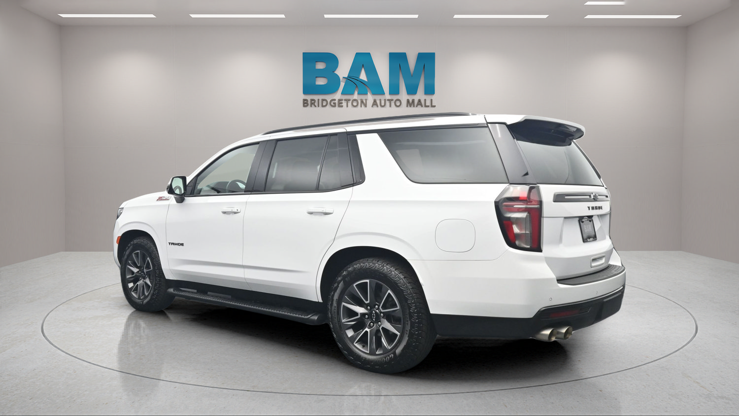 Used 2023 Chevrolet Tahoe Z71 w/ Z71 Off-Road Package AWD/4WD image 5