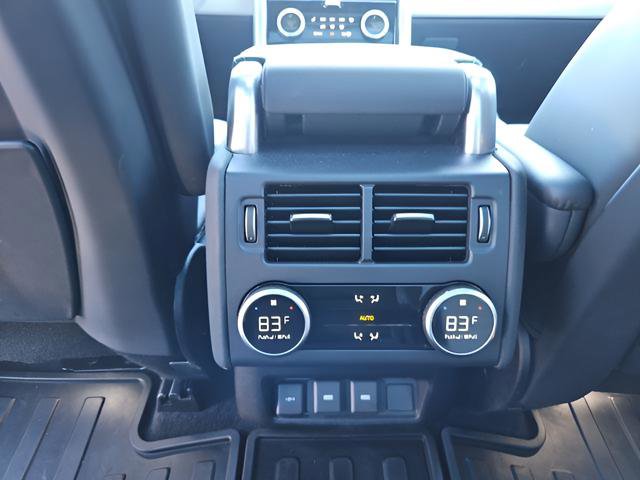 Certified 2023 Land Rover Discovery Metropolitan Edition image 23
