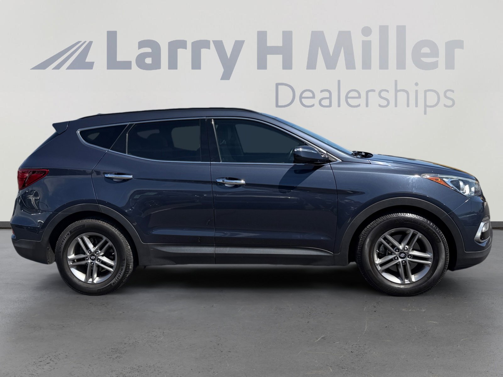 Used 2017 Hyundai Santa Fe Sport w/ 2.4L Tech Package 04 image 6