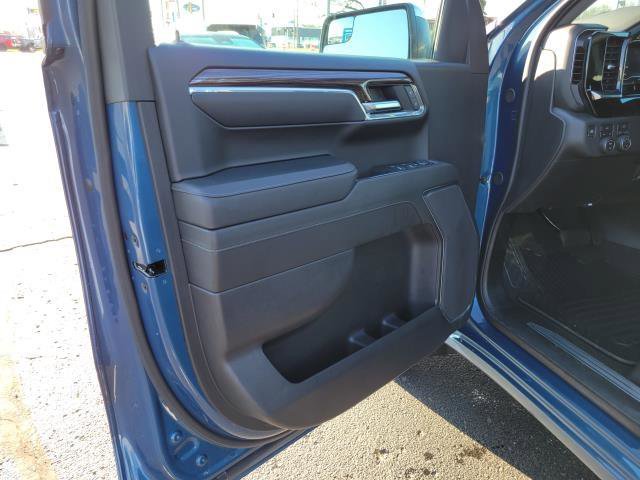 Used 2024 Chevrolet Silverado 1500 LT AWD/4WD image 5