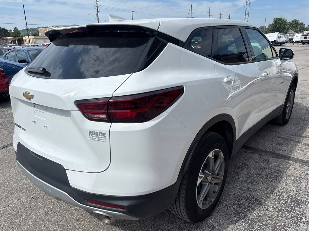 Used 2023 Chevrolet Blazer LT w/ Driver Confidence Package image 8