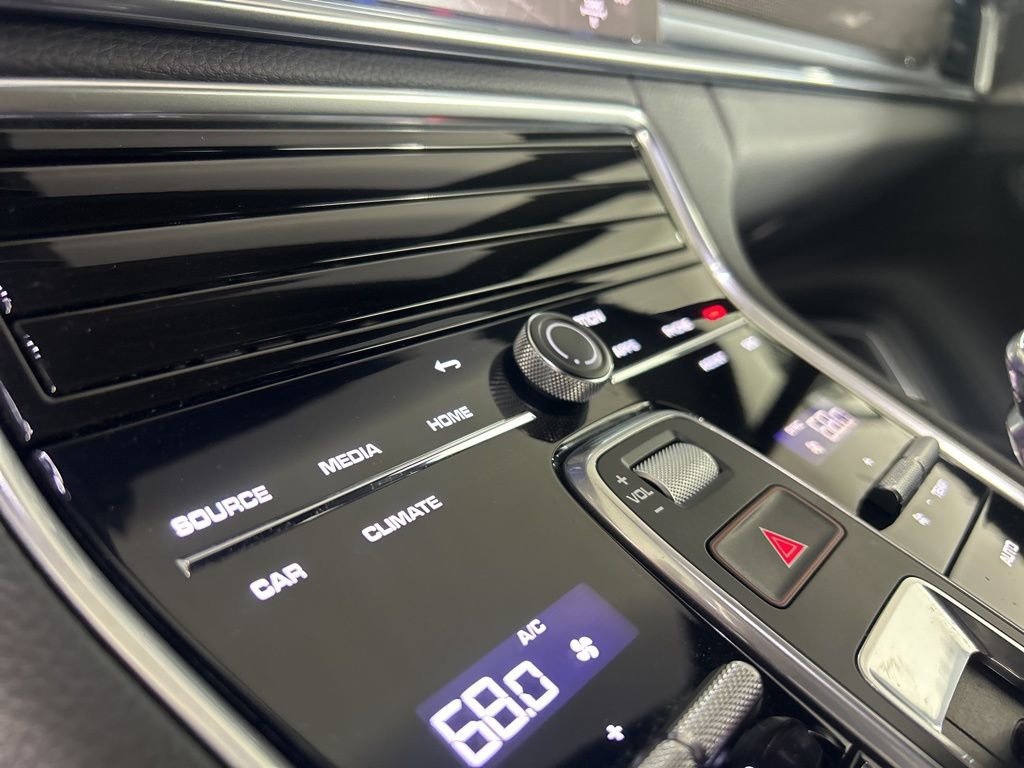 Certified 2023 Porsche Panamera 4 Platinum Edition image 29