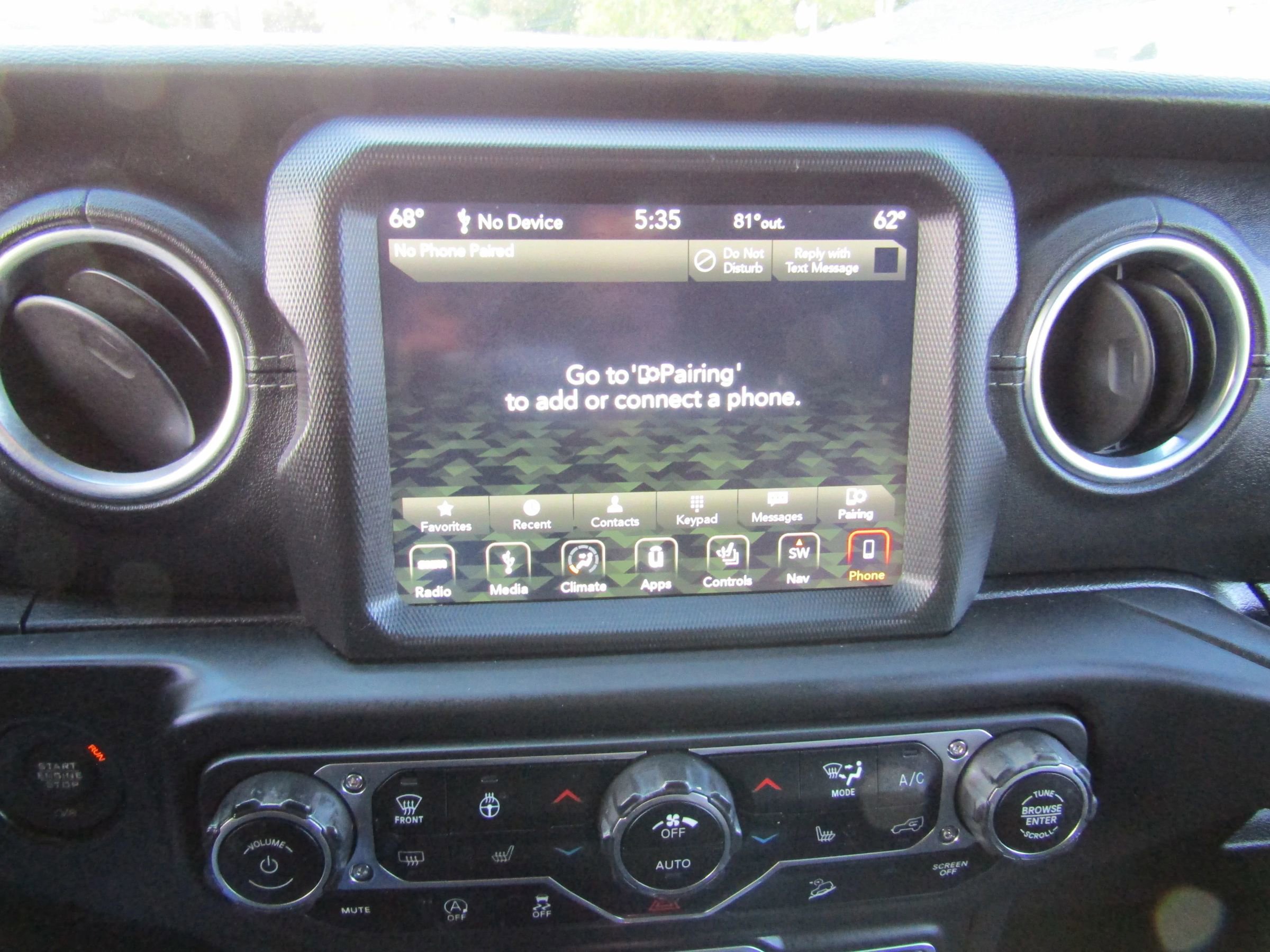 Used 2018 Jeep Wrangler Unlimited Sahara image 22