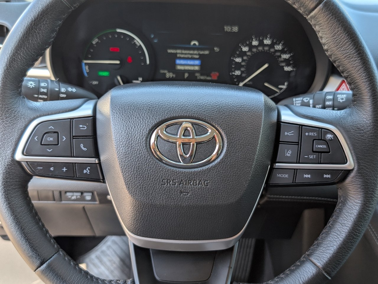 Used 2026 Toyota Sienna XLE FWD image 19