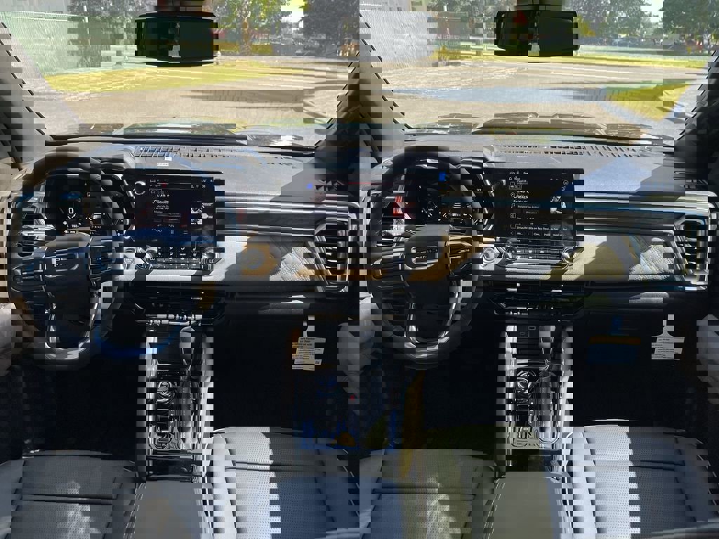 New 2025 GMC Canyon Denali w/ LPO, Denali Black Edition image 21