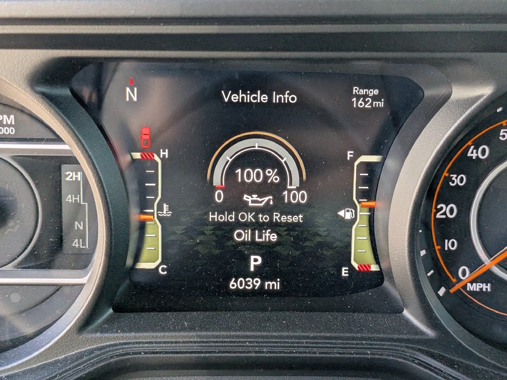 Used 2024 Jeep Gladiator Mojave w/ Technology Group AWD/4WD image 40