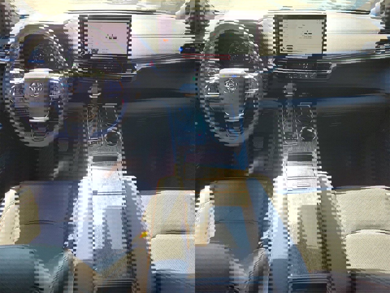 Used 2025 Toyota Sienna Limited image 13