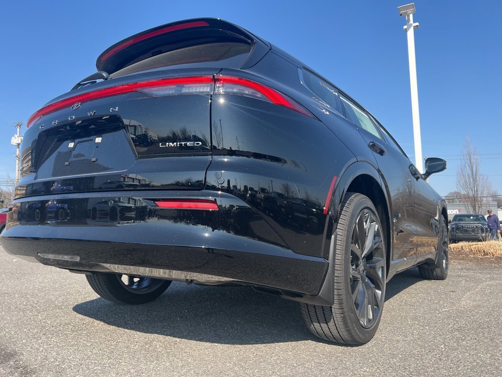 New 2025 Toyota Crown Signia image 16