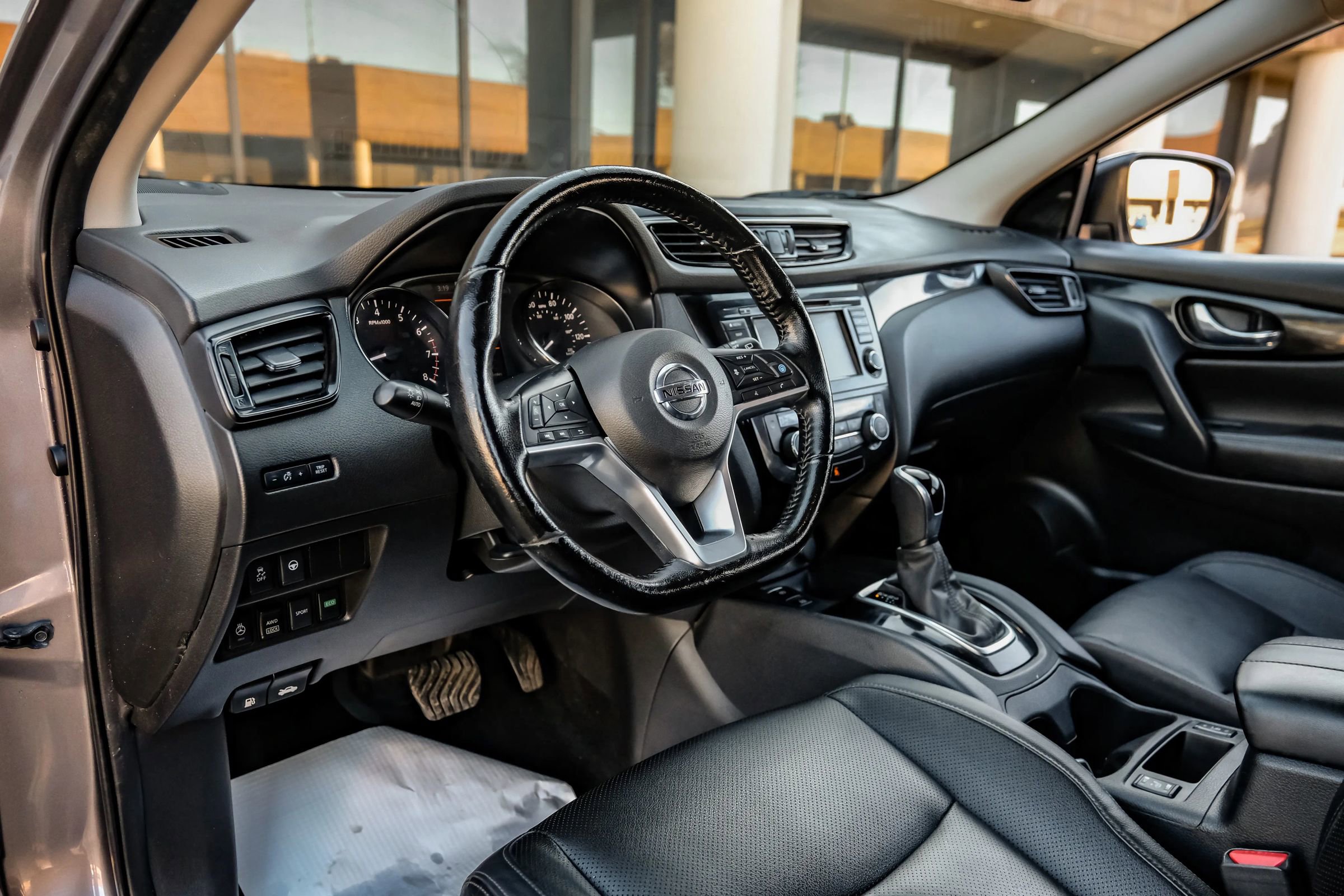 Used 2022 Nissan Rogue Sport SL AWD/4WD image 3