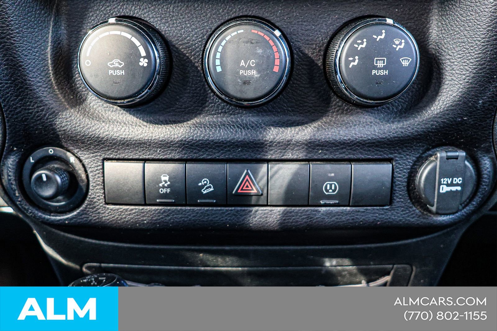 Used 2016 Jeep Wrangler Unlimited Sahara w/ Connectivity Group image 32