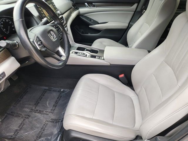 Used 2018 Honda Accord Touring video 3