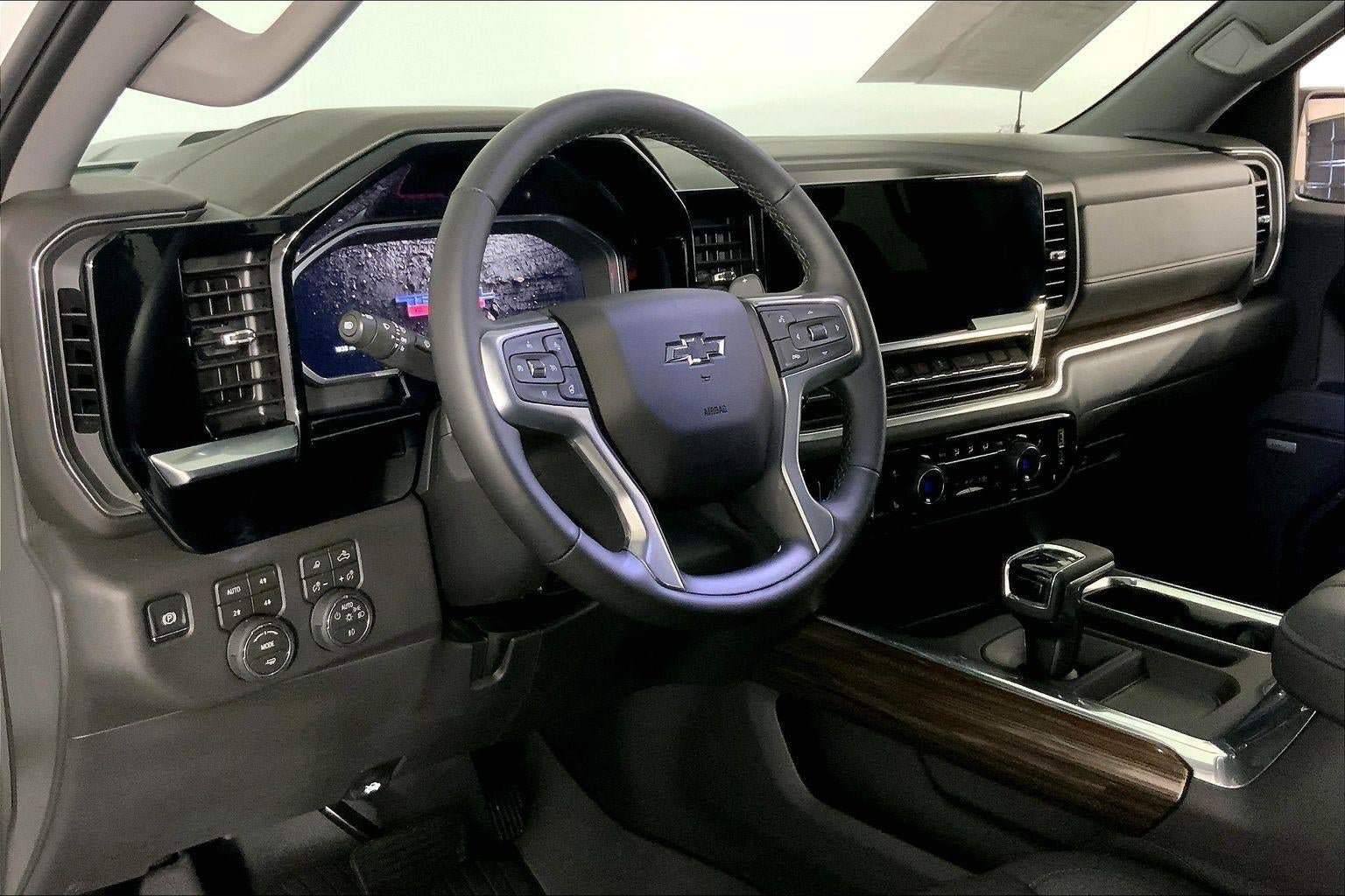 Used 2026 Chevrolet Silverado 1500 LT Trail Boss w/ LT Trail Boss Premium Package AWD/4WD image 14