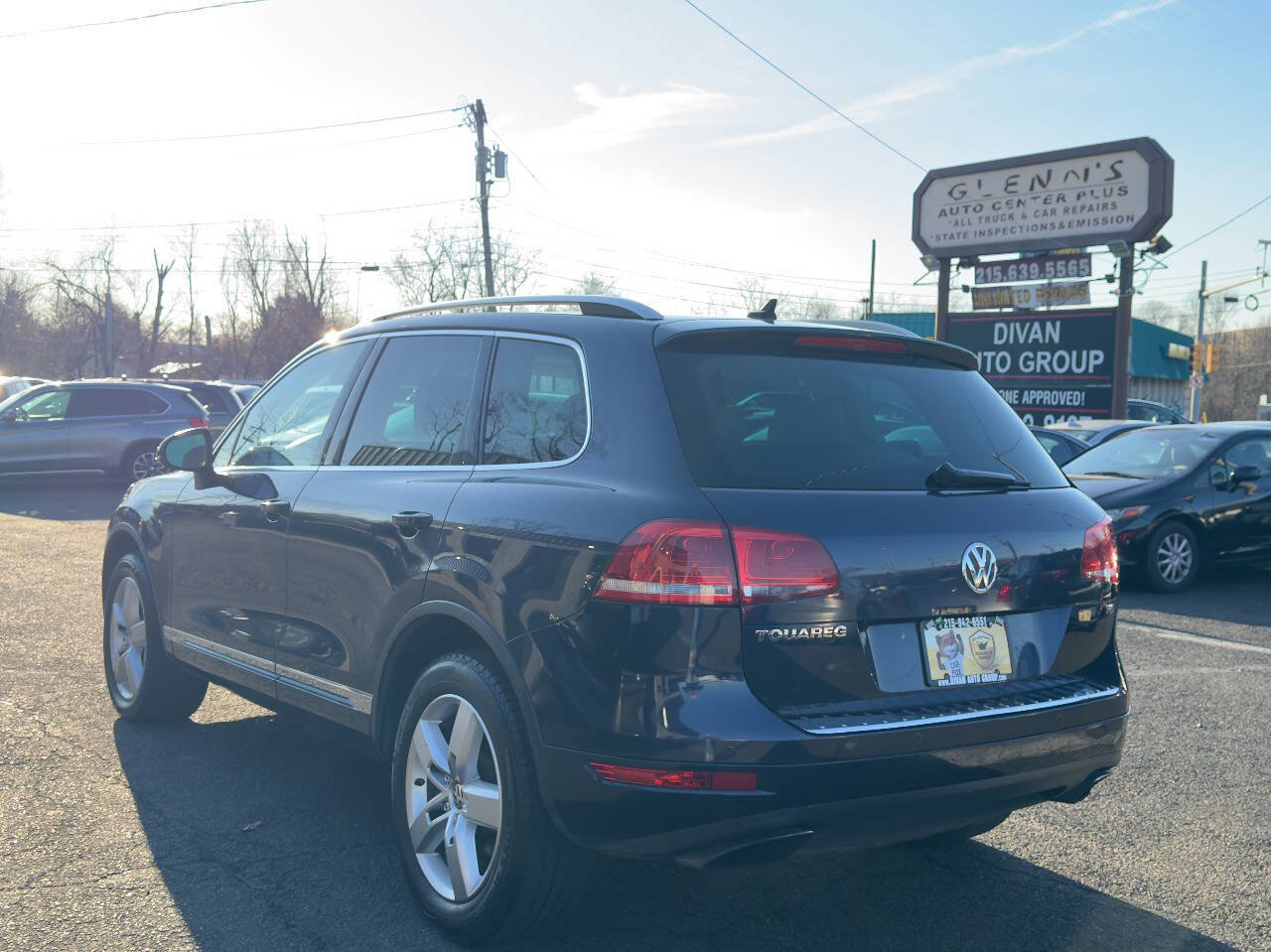 Used 2013 Volkswagen Touareg Sport image 4
