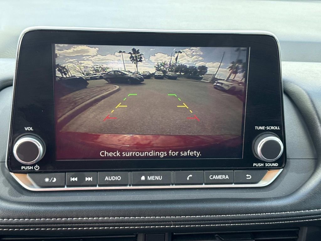 Certified 2025 Nissan Rogue S image 22