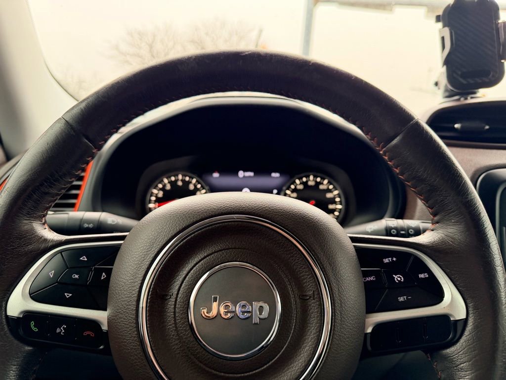 Used 2016 Jeep Renegade Limited image 21