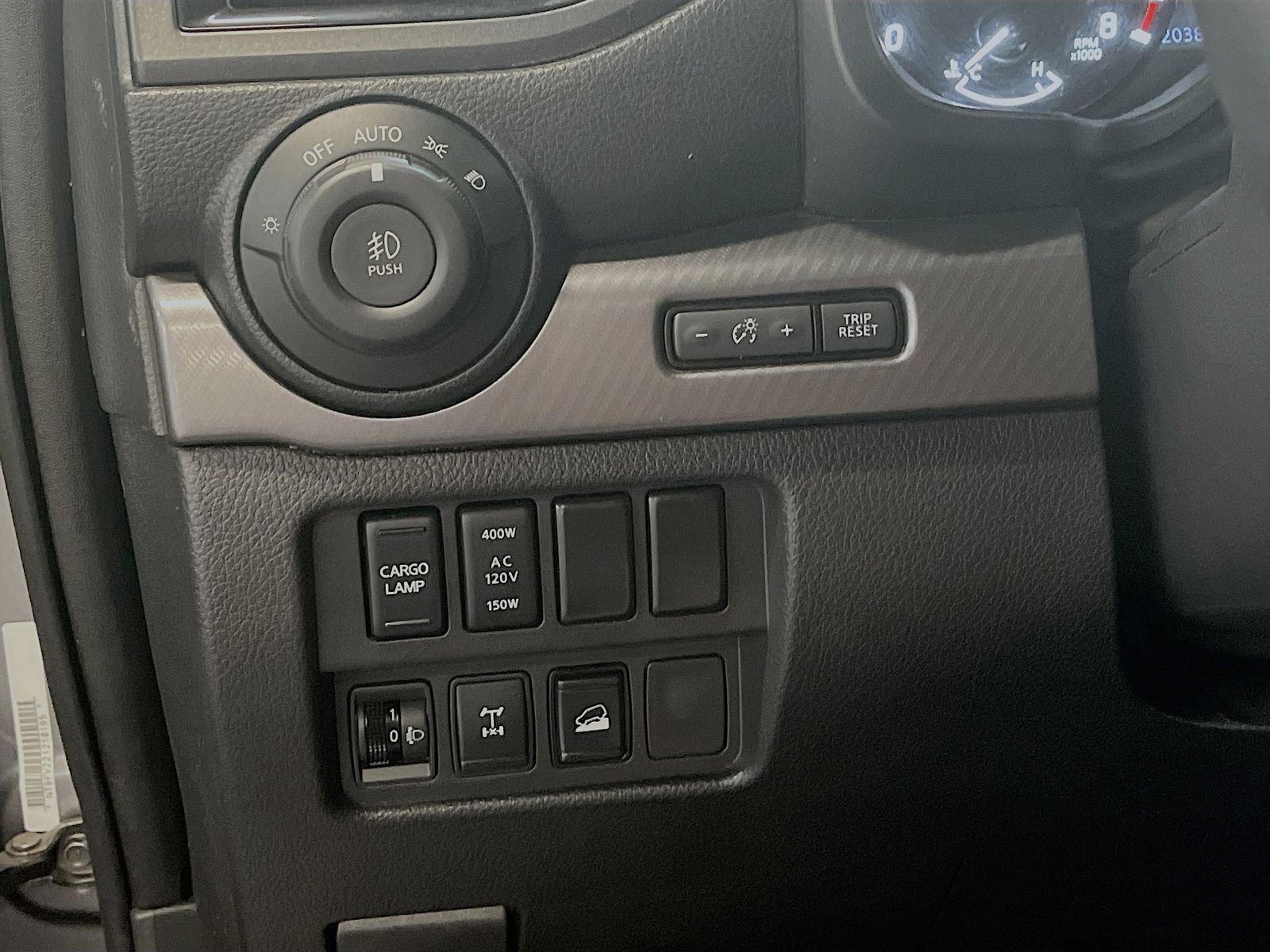 Used 2022 Nissan Titan PRO-4X w/ Pro-4x Convenience Package AWD/4WD image 10