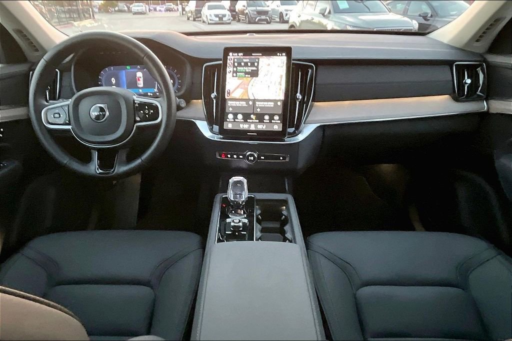 Certified 2025 Volvo XC90 B6 Plus image 19