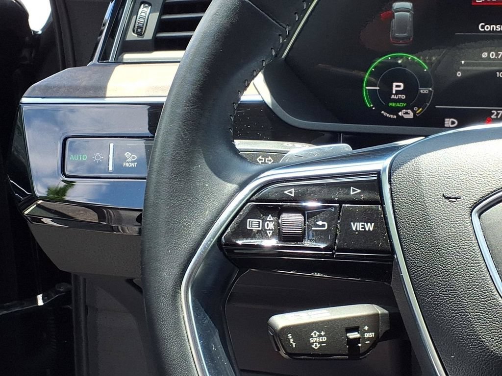 Used 2019 Audi e-tron Prestige w/ Prestige Package AWD/4WD image 14