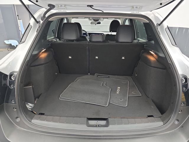 Used 2025 Nissan Kicks SR image 42