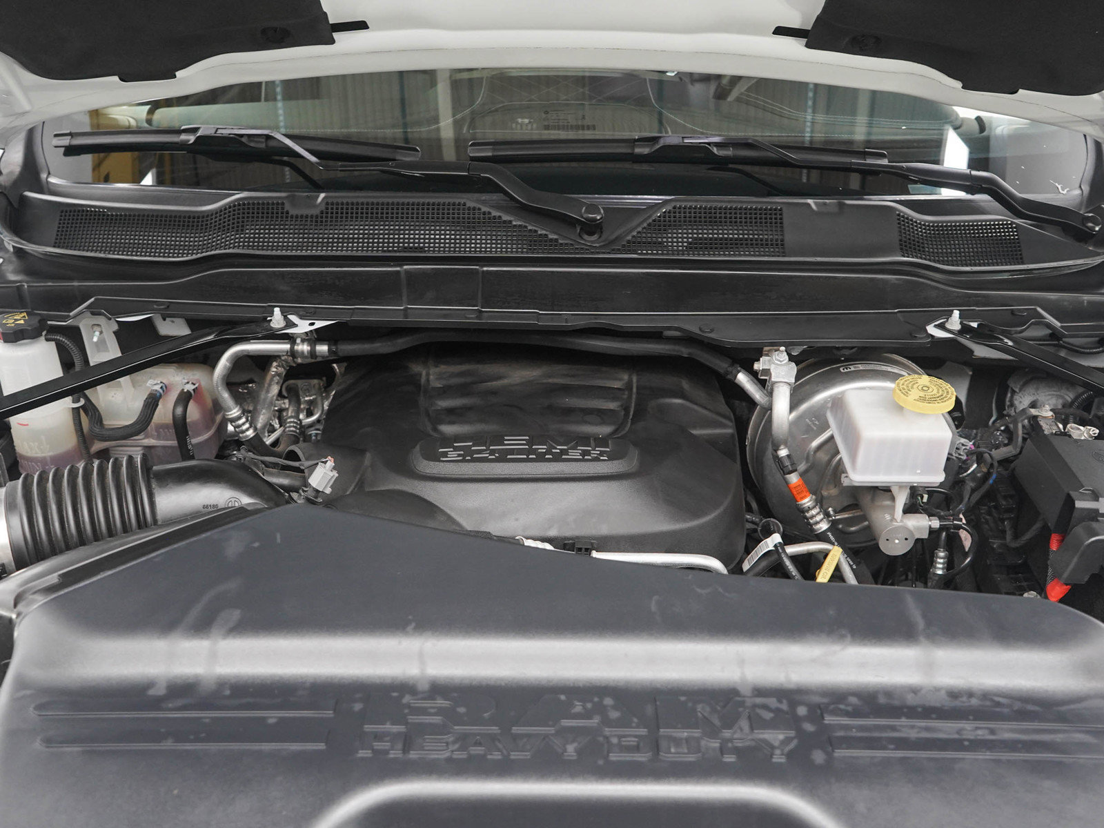 Used 2025 RAM 3500 Limited AWD/4WD image 34
