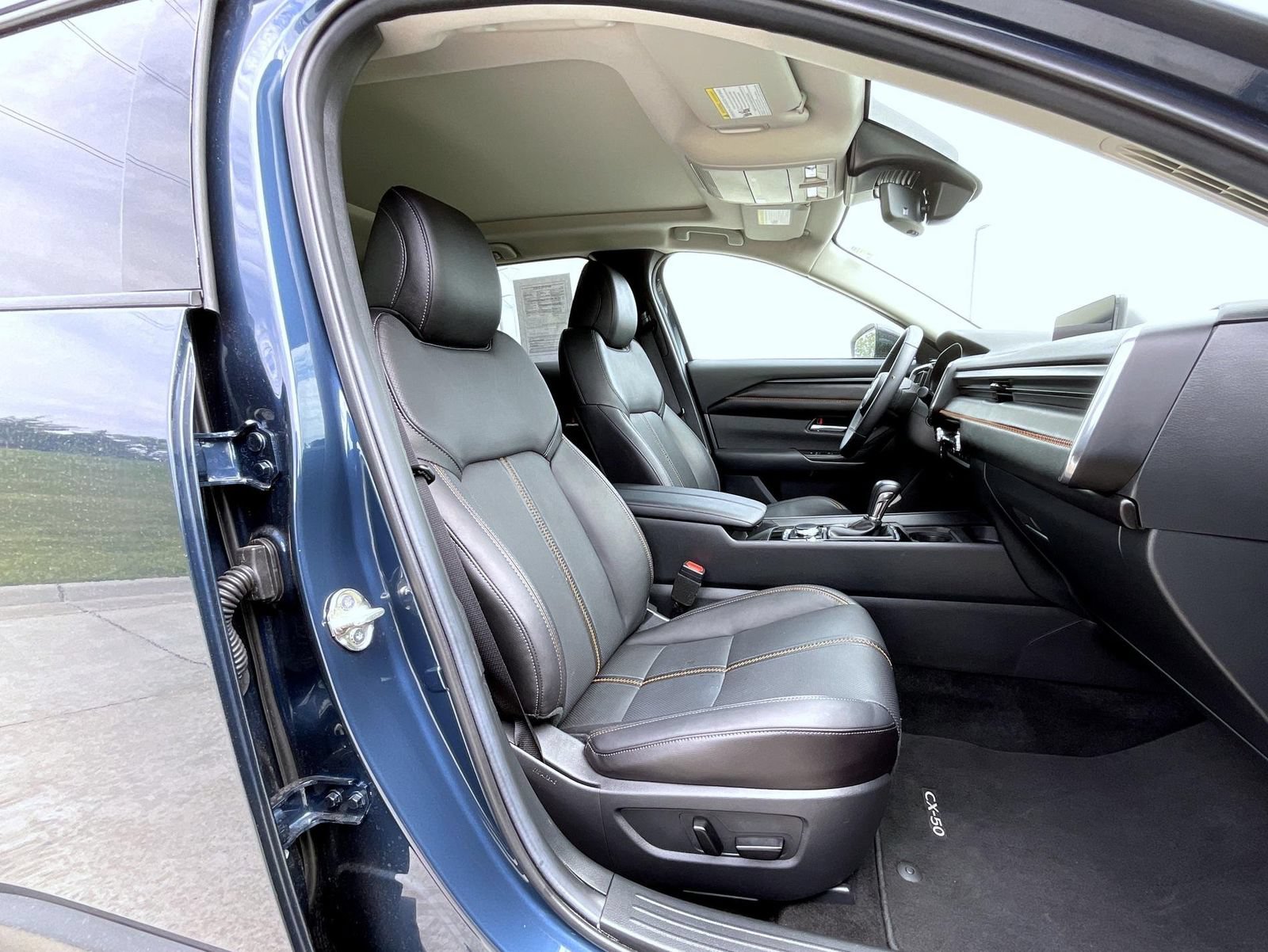 Used 2025 MAZDA CX-50 AWD 2.5 S w/ Premium Plus Pkg image 16