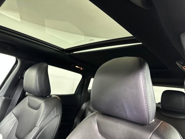 Used 2024 Jeep Compass Latitude w/ Sun and Sound Group image 12