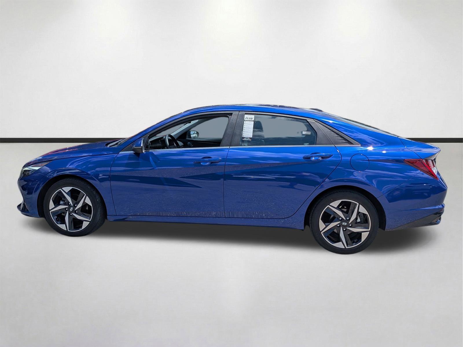 Used 2023 Hyundai Elantra Limited w/ Cargo Package FWD image 7