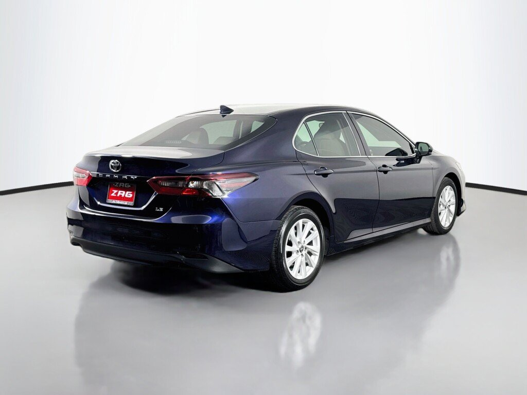 Used 2022 Toyota Camry LE w/ Carpet Mat Package (TMS) FWD image 5