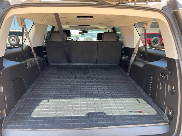 Used 2017 Chevrolet Suburban Premier RWD image 18