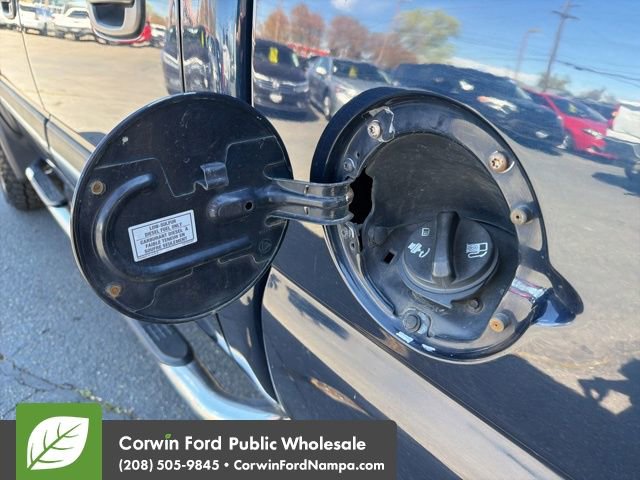 Used 2005 Chevrolet Silverado 2500 LT w/ Heavy-Duty Power Package image 10