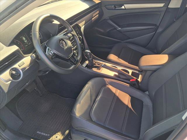Used 2021 Volkswagen Passat 2.0T SE FWD image 14
