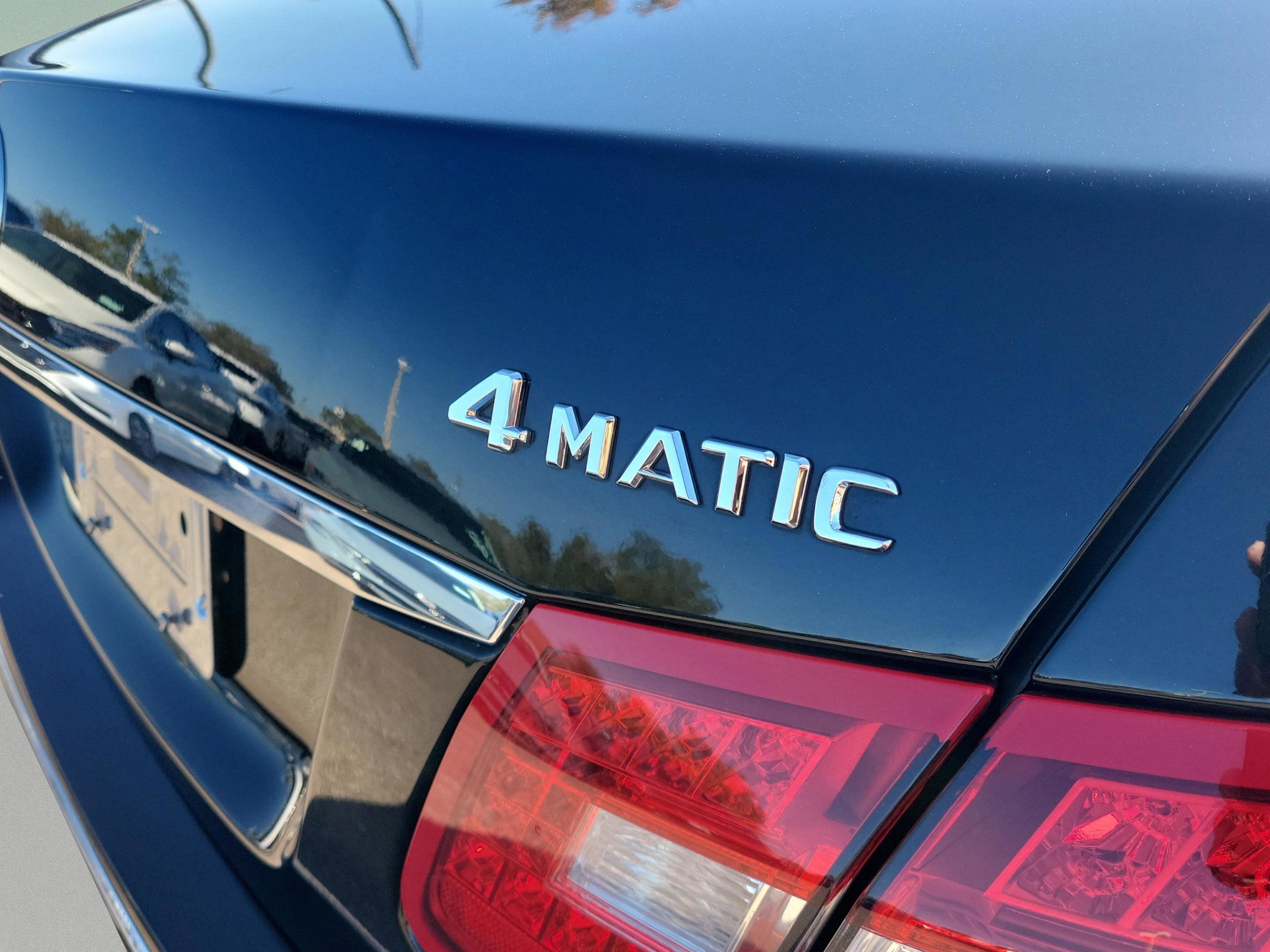 Used 2010 Mercedes-Benz E 350 4MATIC Sedan image 6