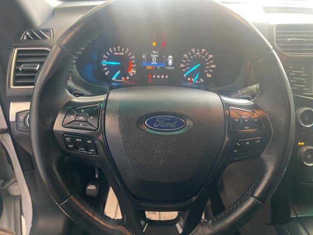 Used 2017 Ford Explorer XLT image 22