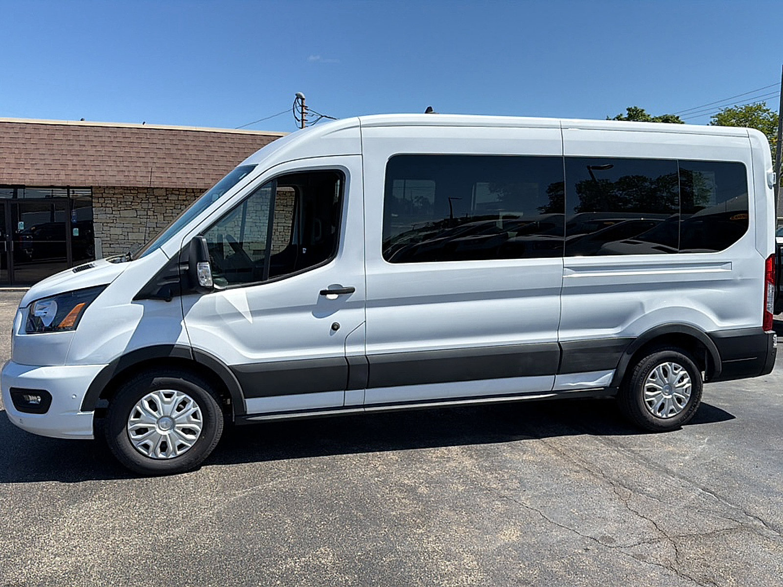 Used 2023 Ford Transit 350 XLT RWD image 21